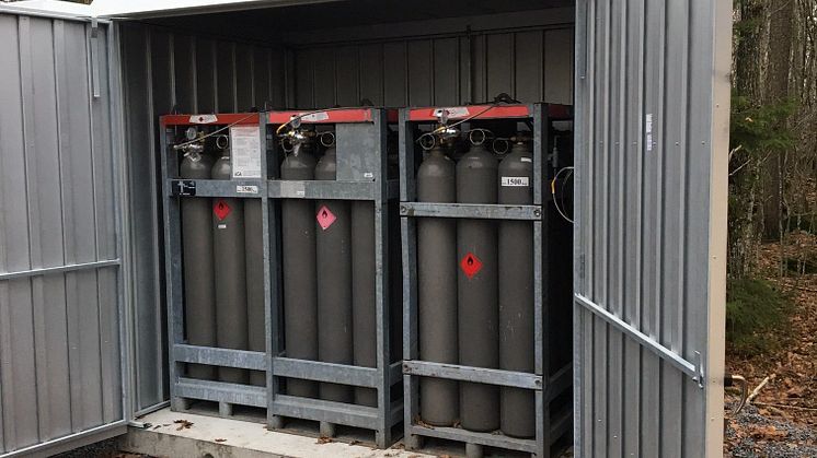 Telia bruker nå for første gang hydrogengass som drivstoff til et reservestrømsystem. Hydrogengass er et miljøvennlig alternativ til de dieseldrevne aggregatene.