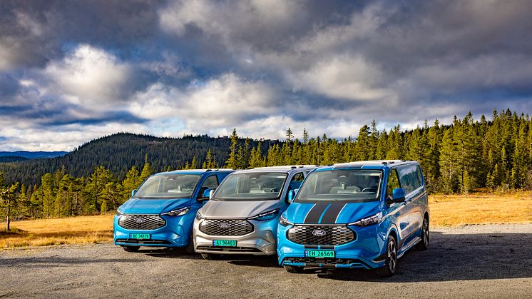Fords nyttekjøretøy i salgstoppen: Transit Custom mest solgte varebil i Norge i oktober
