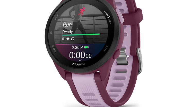 Garmin_Forerunner 165_Beere Flieder (c) Garmin Deutschland GmbH