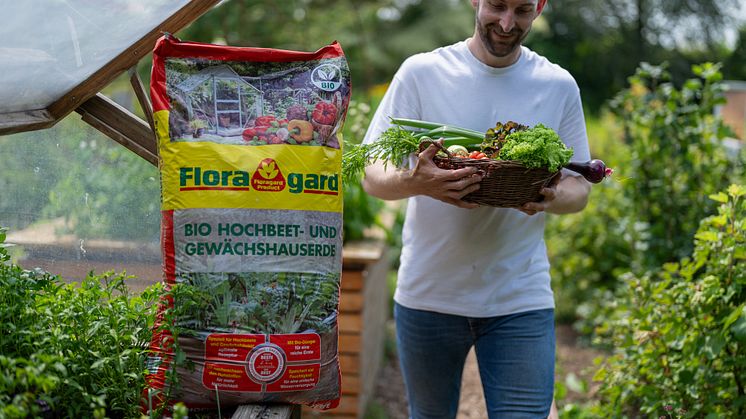 Die Bio Hochbeet- und Gewächshauserde von Floragard ist eine torfreduzierte Bio-Spezialerde für Gemüsepflanzen.