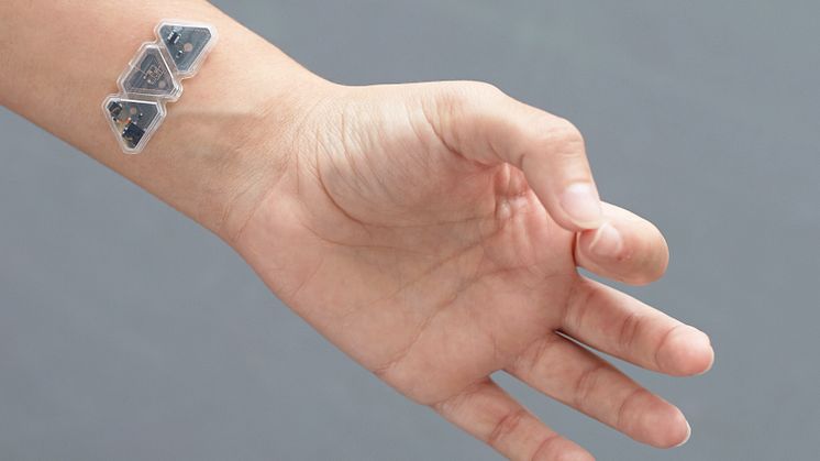 Visa Europe şi tineri designeri au creat dispozitive wearable pentru plăţile din anul 2020