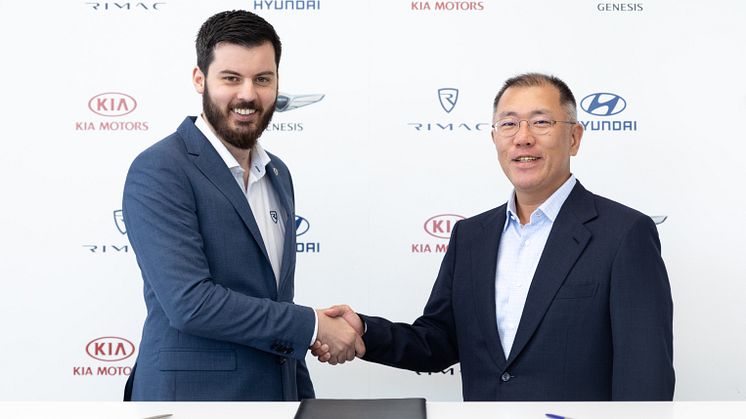 HMG EVC Euisun Chung (right) and Rimac CEO Mate Rimac (left) at signing ceremony. Foto: Hyundai