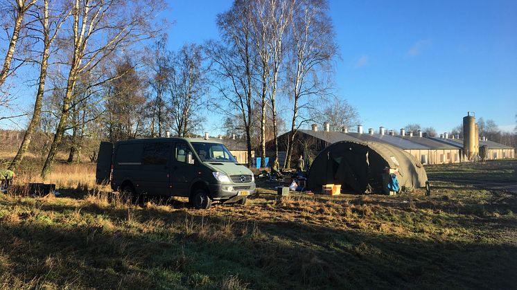 Tält utanför anläggning