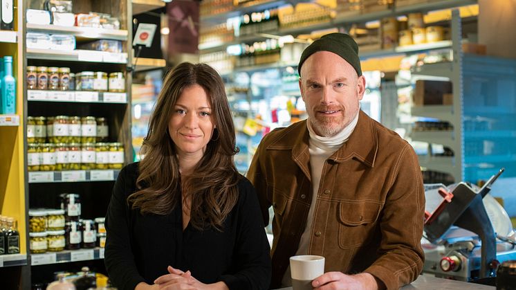 Programledarna Rosanna Endre och Martin Sundberg, The Good Show. 