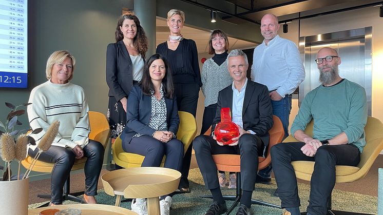 Juryen. Fra venstre foran Aslaug Koksvik, Nina Solli, Tor Inge Hjemdal, Sinde Samsing. Bak fra venstre Katharina Bramslev, Helene Friis, Trine Dyrstad Pettersen og Gunnar Glavin Nybø