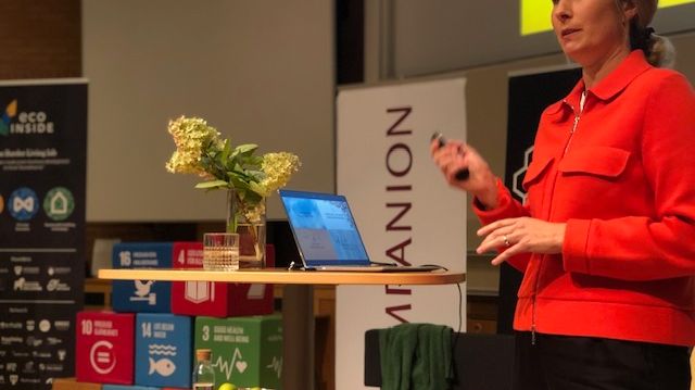Spendrups hållbarhetschef Anna Lidström inspirerade deltagarna som kreativt arbetade i Dalarna Science Park med hållbarhet under två dagar. 