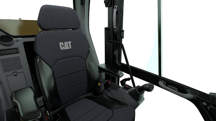 Cat 340 - i hytt.jpeg