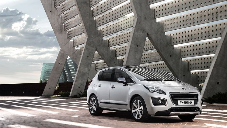 Nya Peugeot 3008 HYbrid4