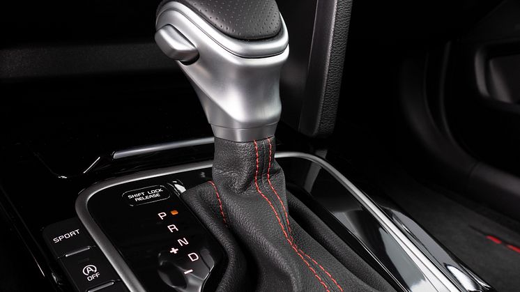 Ceed PE interior_8