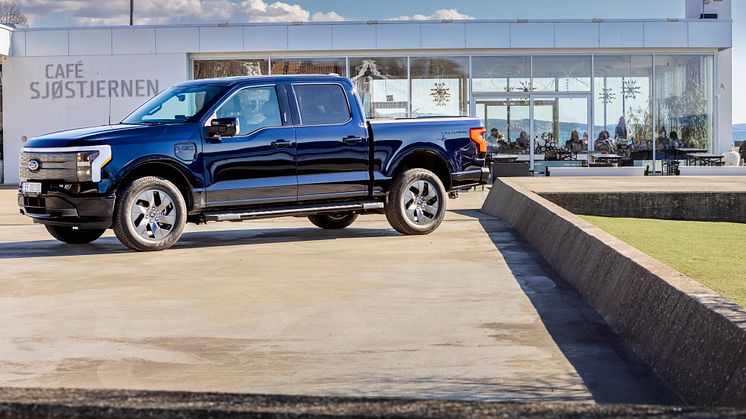 Ford F-150 Lightning Antimatter Blue Metallic 2023 (10)