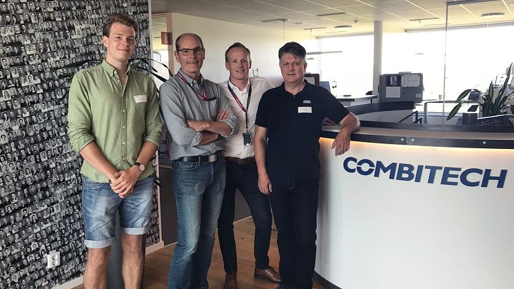 Från vänster: Johan Olander (medgrundare Hälsobrickan), Ronnie Madsen (Affärsområdeschef Combitech), Mats Hultman (säljchef Combitech väst) och Ulf Högström (Grundare Hälsobrickan).