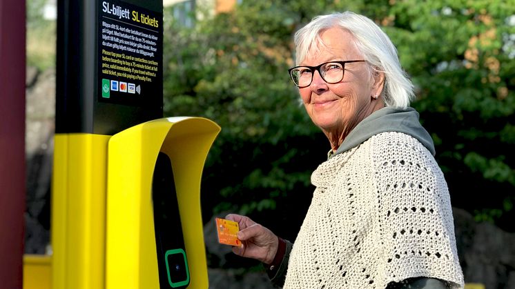 För att resa till rabatterat pris behöver resenären ställa in betalkortet på sl.se en dag före första resan.