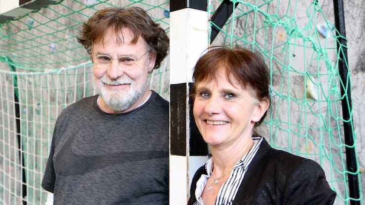 Gerth Hedov och Ann-Christin "Lollo" Sollerhed har skrivit en som ska att bidra till en mer aktiv vardag för barn och ungdomar med Downs syndrom.