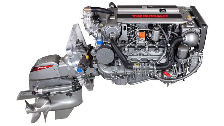 YANMAR 8LV370 engine with YANMAR ZT sterndrive.jpg