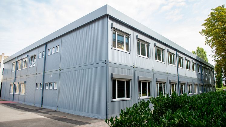 In nur drei Monaten hat Algeco Ausweichquartiere für Hockenheimer Schüler und Lehrer errichtet, weil die Hartmann-Baumann-Schule und die Schule am Kraichbach saniert werden müssen.