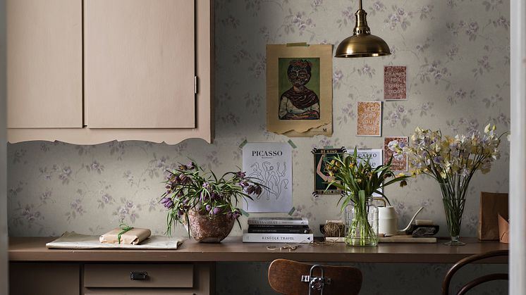 VintageRose_Image_Roomshot_Workspace_Item_4256_PR