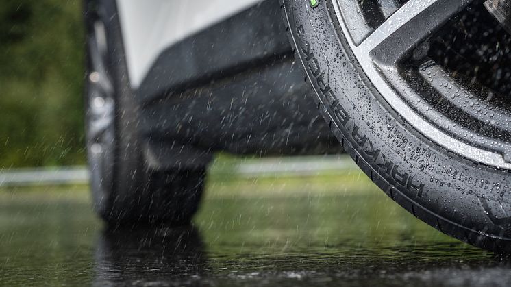 Nokian+Tyres+Hakka+Black+3+(59)