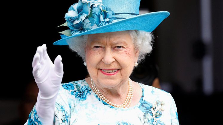 Böcker, filmer och tv-serier om historiska kvinnliga regenter - och ett hejdundrande plantinajubileumsfirande med Elisabeth II i Storbritannien. Allt detta är tecken på att drottningarna numera står i centrum.