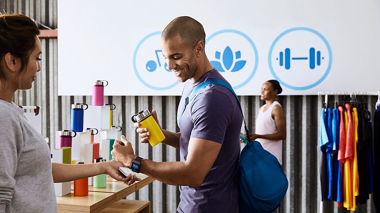 Visa ermöglicht kontaktloses Bezahlen mit der neuen Fitbit Ionic