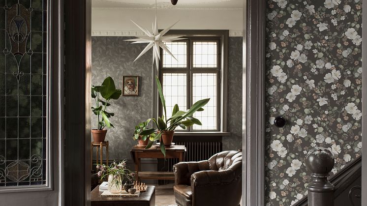 EnchantingFlower_Image_Roomshot_Hallway_Item_4278_PR