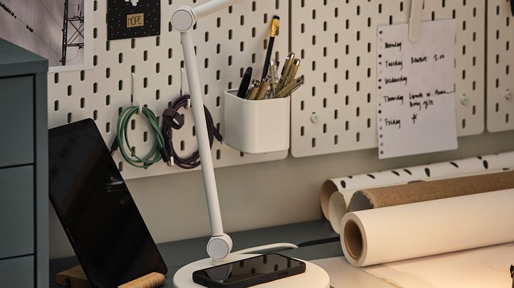 NYMÅNE skrivebordslampe 599 DKK