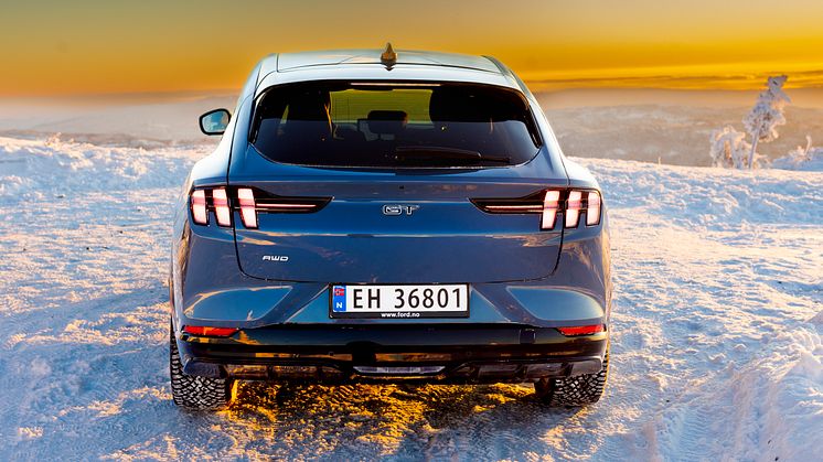 Mustang Mach-E Vapour Blue 2024 (8)