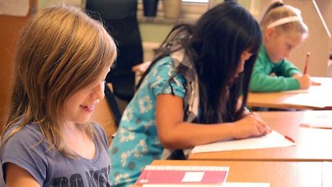 Rädda Barnen DO-anmäler svenska grundskolan- svenska som andra språk måste behovsprövas