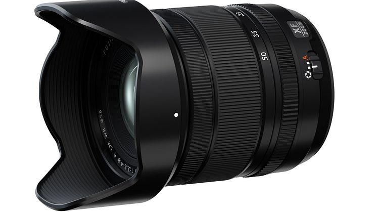 XF16-50mm_lens_side_leftDiagnal_hood.jpg