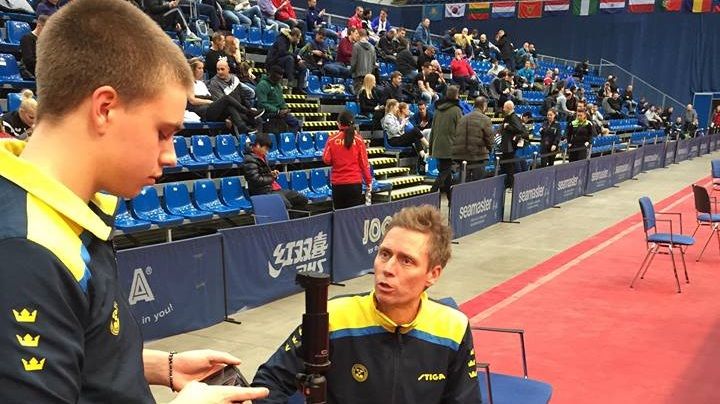 Truls Möregårdh får instruktioner av Jörgen Persson under WT i Budapest, Ungern.