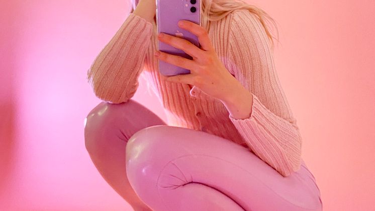 Arvida Byström, Selvportræt, 2021.jpg