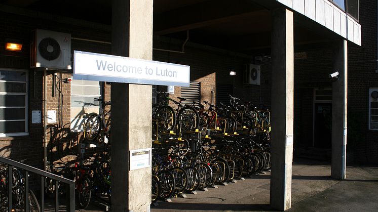 Luton station bicycle racks