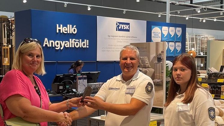 utalvány átadása small.jpg