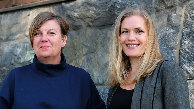 Anna Espling Rolf och Li Liljeberg på LINK arkitektur presenterar Skandionkliniken på European Healthcare Design i London.