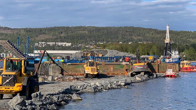 Utfylling fra land.