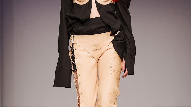 Isabelle Larsson Knobel interprets Filippa K