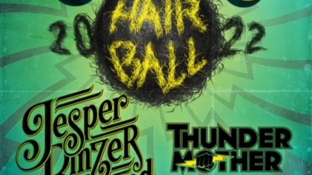 Den 17. marts ruller Jesper Binzers rock-tornado ind i Store VEGA, hvor det vil risle med sprøde guitarrifs fra special guests som Thundermother og Time Child.