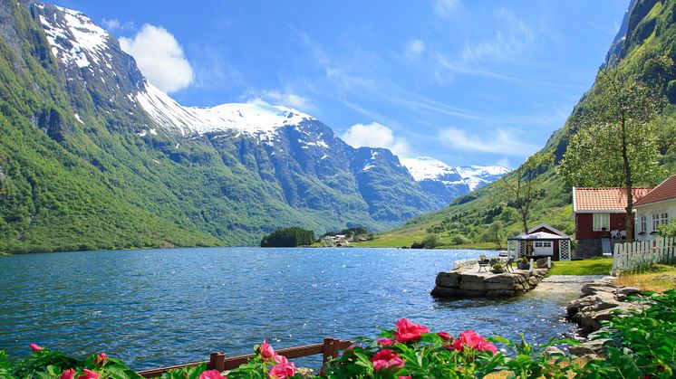 Gudvangen in the UNESCO Nærøyfjord is easily accessible with the new direct route from Brussels to Bergen. 