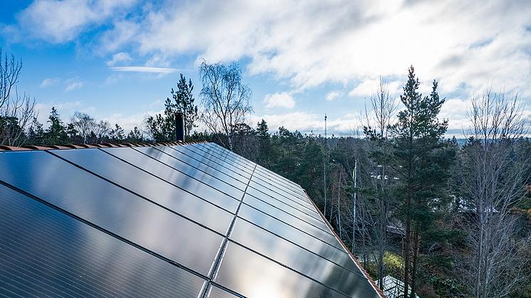 Cleantechbolaget 1KOMMA5° fortsätter, med stark tillväxt och lönsamhet, att leverera energismarta lösningar med målet att omvandla fler koldioxidneutrala hem.