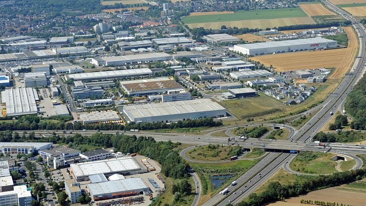 Weg mit dem Tempolimit im Internet: Gewerbegebiet Europaallee in Frechen (Foto: Stadt Frechen)
