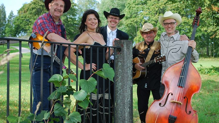 Lina Adolphson och Skinner Mountain Boys