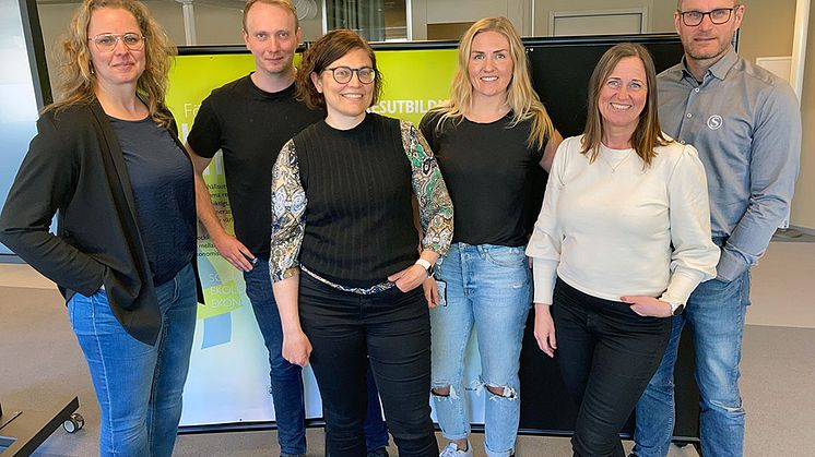 Representanter från industriföretag och Vuxenutbildningen i Piteå.                Foto: Kia Svensson