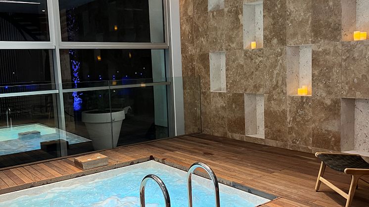 The Gallery jacuzzi at Karpaz Gate Marina (2)