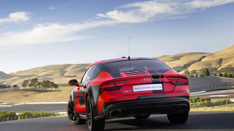 Audi RS 7 piloted driving concept (2015 Robby) rear
