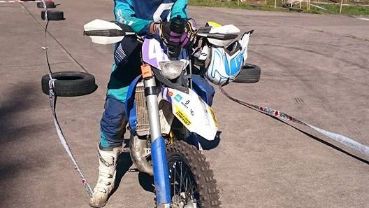 Emelie rapporterar från årets första deltävling i Enduro.