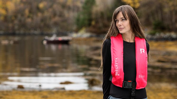 Regatta lanserer Pink Survival: en ny serie FLUORISERENDE ROSA flyteprodukter