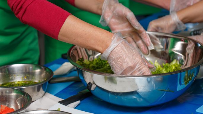 ISO 22000 stiller krav til at råvarer, bestanddeler og mellomprodukter skal kunne spores ett trinn fram og ett trinn tilbake i kjeden. (Foto: iStock)