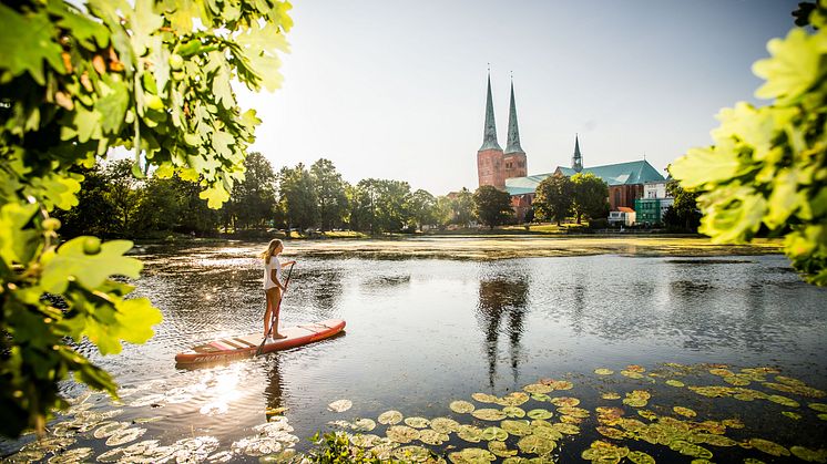 Lübeck Stand up paddling på Mühlenteich. Copyright LTM/Olaf Malzahn