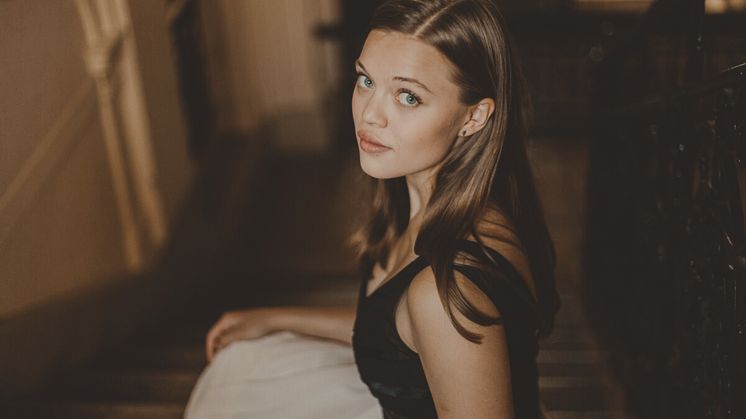 Söndagen den 10 september ger sopranstjärnskottet Johanna Wallroth en romanskonsert på GöteborgsOperan.