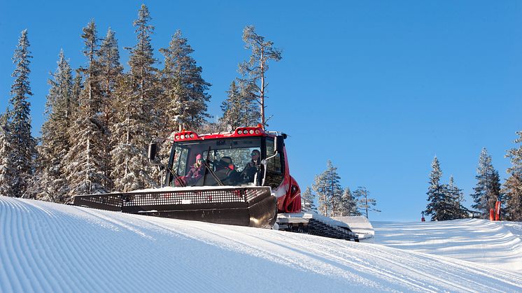 pistmaskin snö stöten i sälen