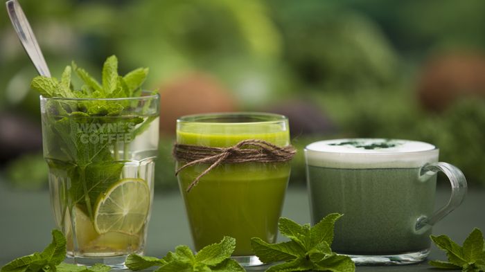 Wayne´s Coffee. Färskt myntate. Kallpressad juice. Matcha Supercino.